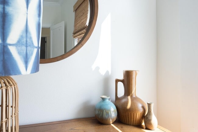 Building Photo - 717 Forest Hill Blvd