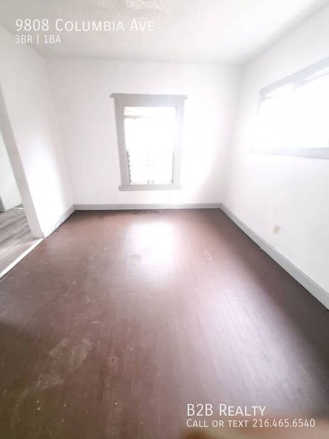 Building Photo - 9808 Columbia Ave