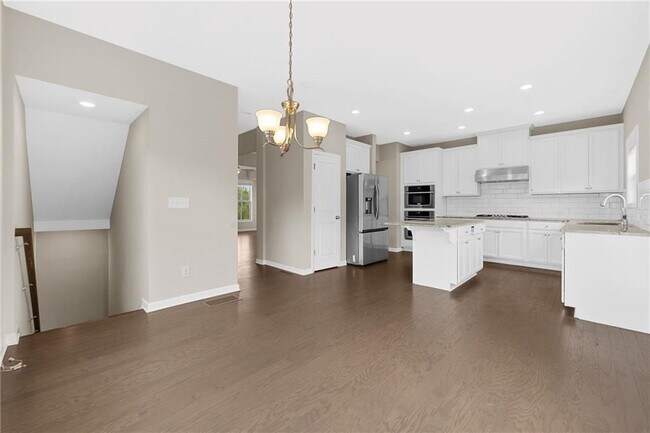 Building Photo - 331 Northaven Ave