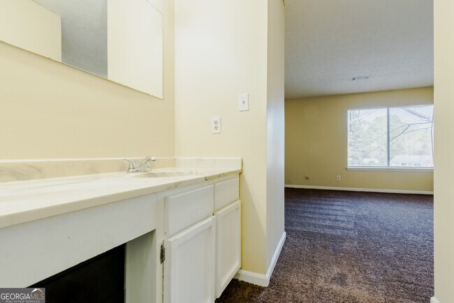 Building Photo - 8564 Creekwood Way