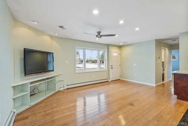 Building Photo - 1 Virginia Rd