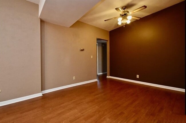 Building Photo - 6831 N Frostwood Pkwy