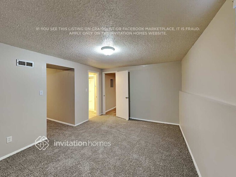 Building Photo - 3020 S Evanston Way