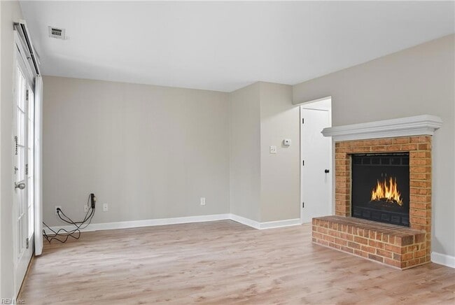 Building Photo - 2421 Julie Ct