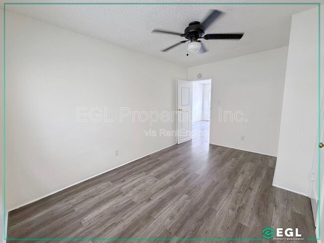 Building Photo - 315 W Queen St