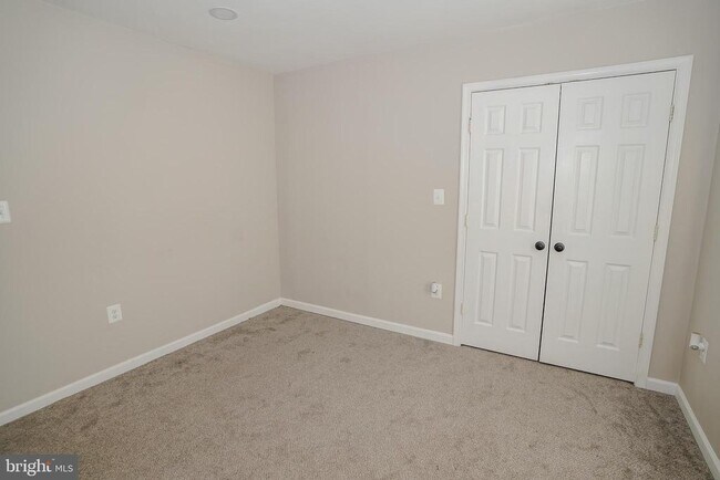 Building Photo - 2816 Ballenger Creek Pike