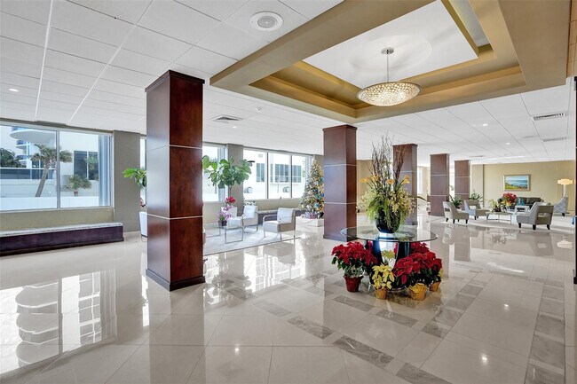 Building Photo - 4250 Galt Ocean Dr