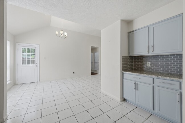 Building Photo - 13723 Smokey Trail Dr