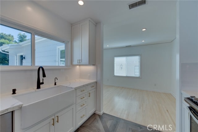 Building Photo - 1040 Havenhurst Dr