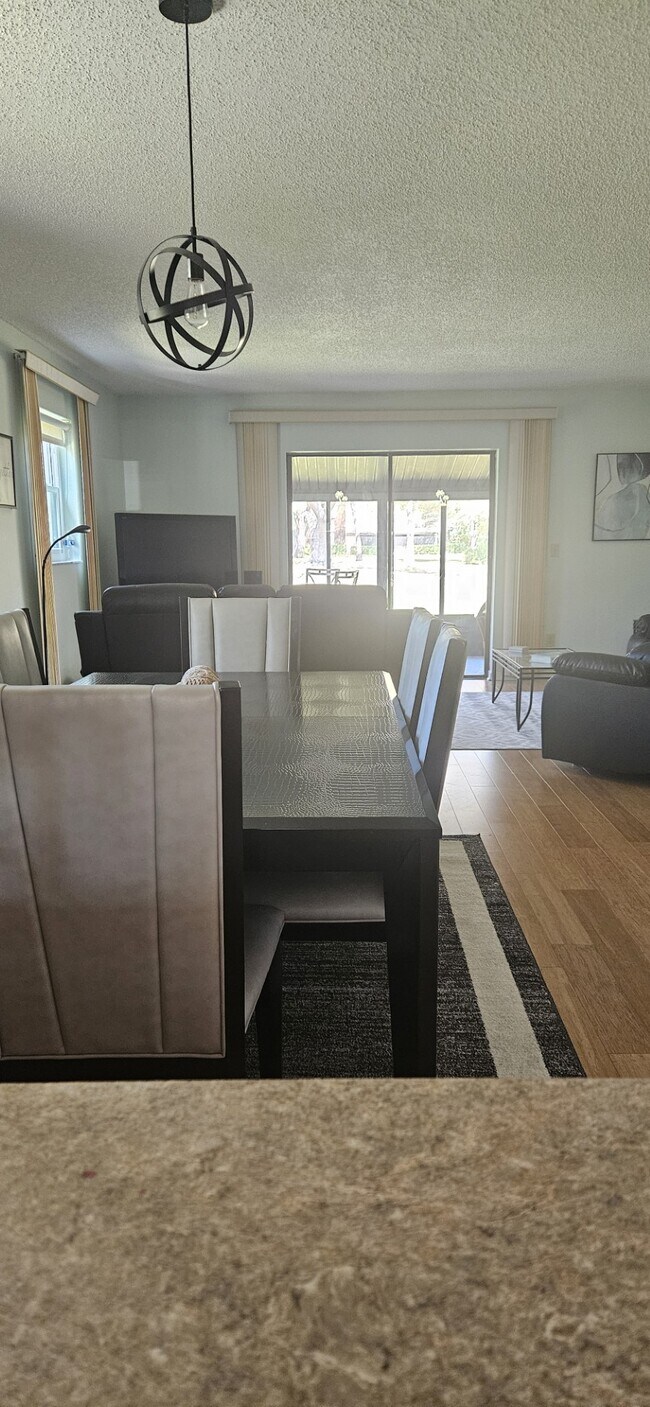 Dining Room - 1400 Tarpon Woods Blvd