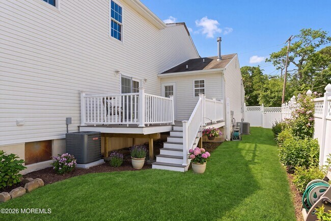 Building Photo - 821 Bunnell St