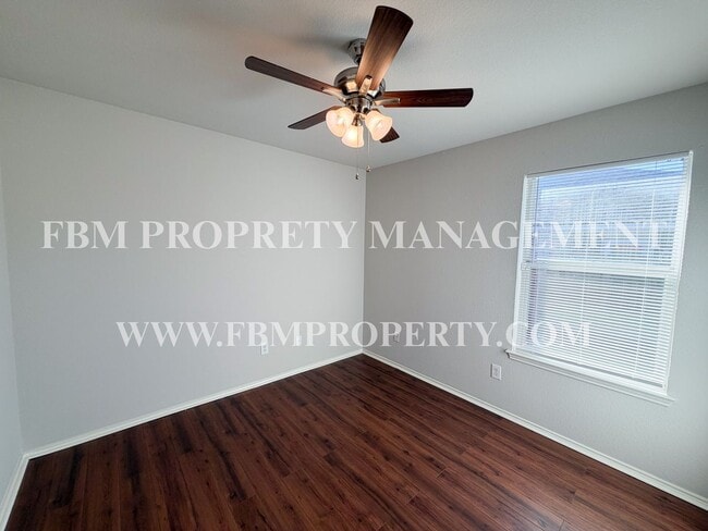 Building Photo - 125 Logan Ln