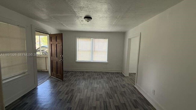 Building Photo - 2748 Broadway Ave