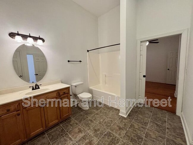 Building Photo - 1204 Broad St