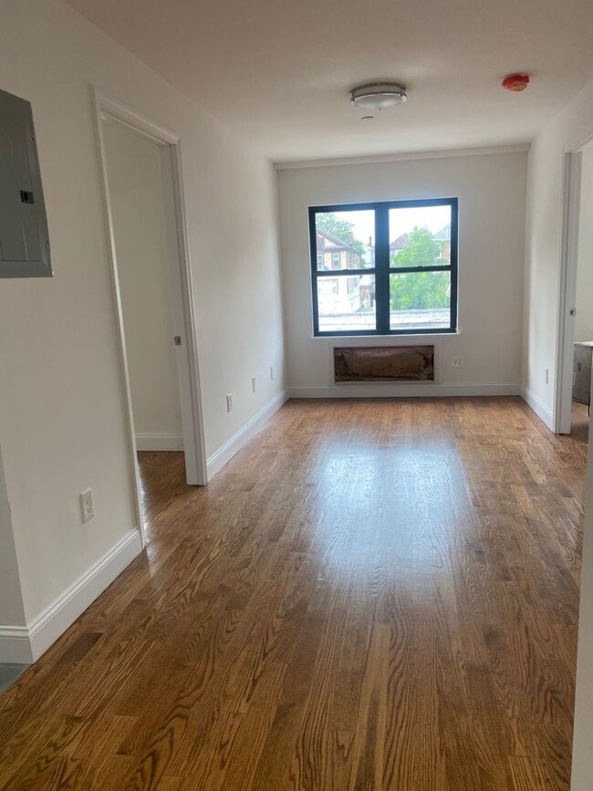 Building Photo - 3531 Bruckner Blvd