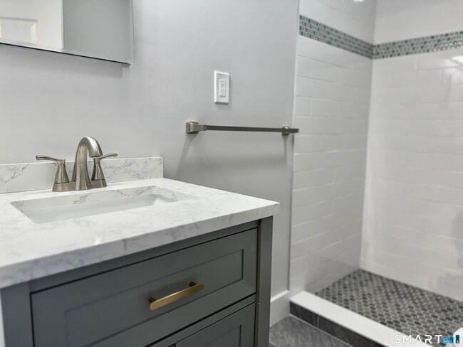 Building Photo - 34 Hanford Ave