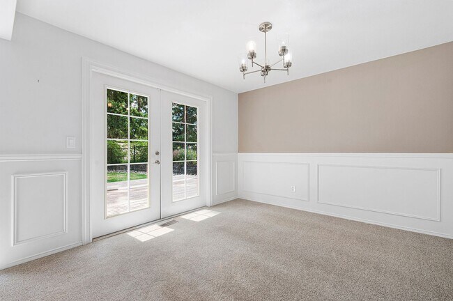 Building Photo - Spacious home in Lakemont Neighborhood!