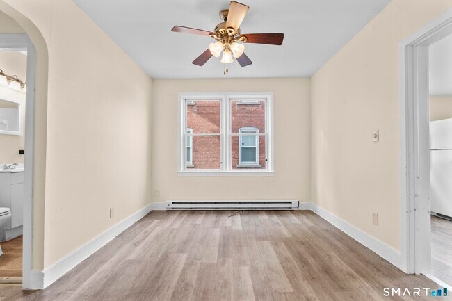 Building Photo - 313 High St