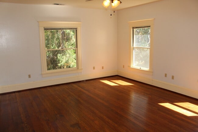 Building Photo - 528 W 3rd St