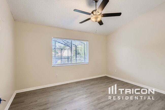 Building Photo - 1049 Providence Ln