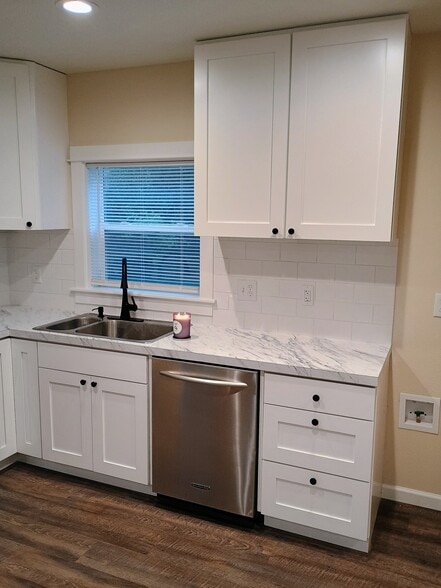 Building Photo - 642 Weed Ave