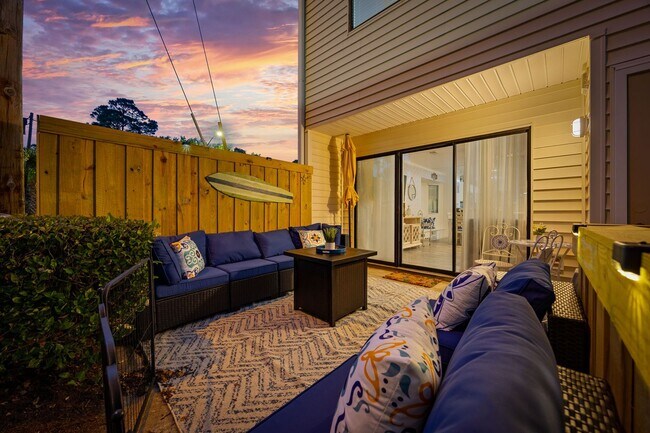 Building Photo - All Inclusive Seasonal Rental Available Oc...