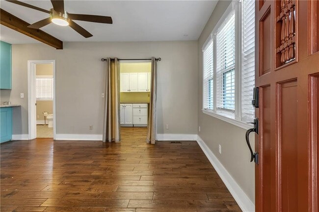 Building Photo - 225 S Park St