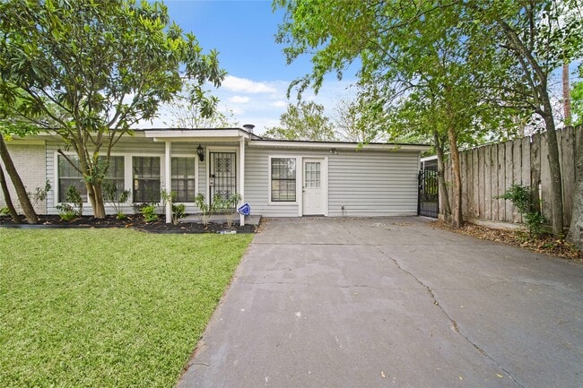 Building Photo - 8302 Braeburn Valley Dr