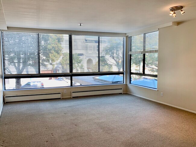 Building Photo - 455 Vallejo St