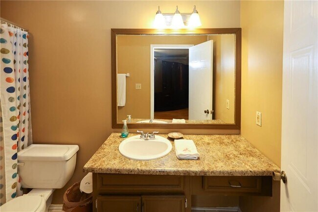 Building Photo - 402 Olde Mill Ln