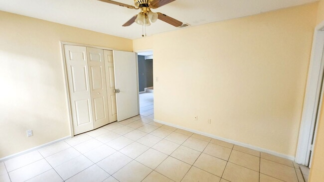 Building Photo - 486 Tamarack St