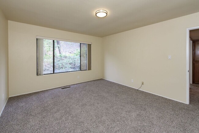 Building Photo - Spacious SDSU Townhome For Rent!