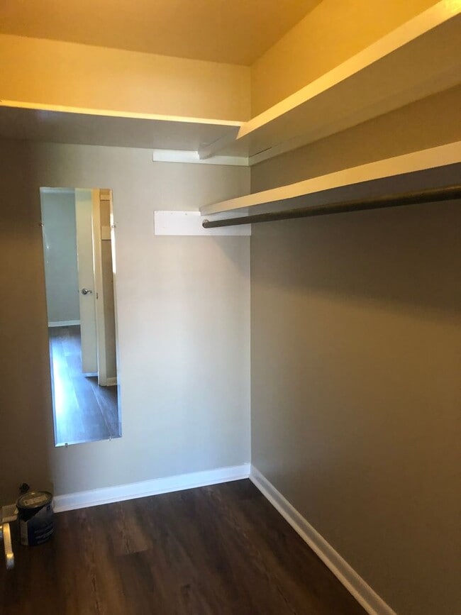 Building Photo - Walk to Vandy and Hillsboro Village, 1 Bed...