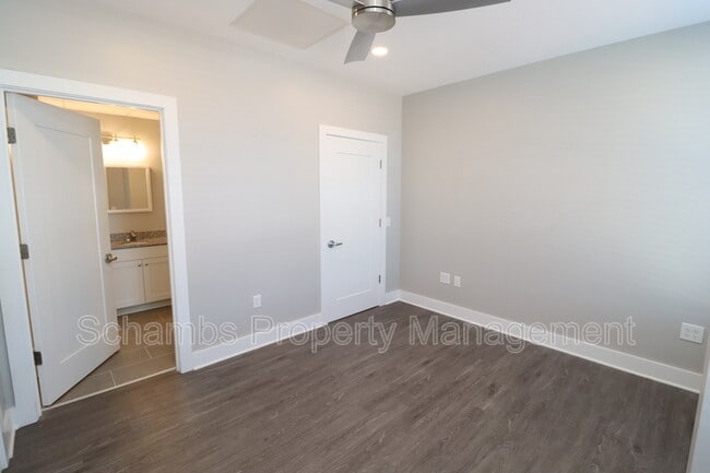 Building Photo - 145 S Main St