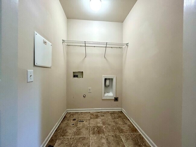 Building Photo - 3029 Azalea Hills Dr