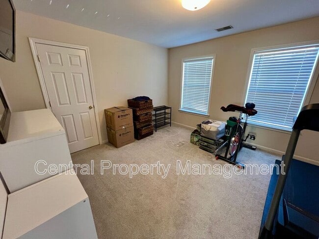 Building Photo - 3 Blanton Ln