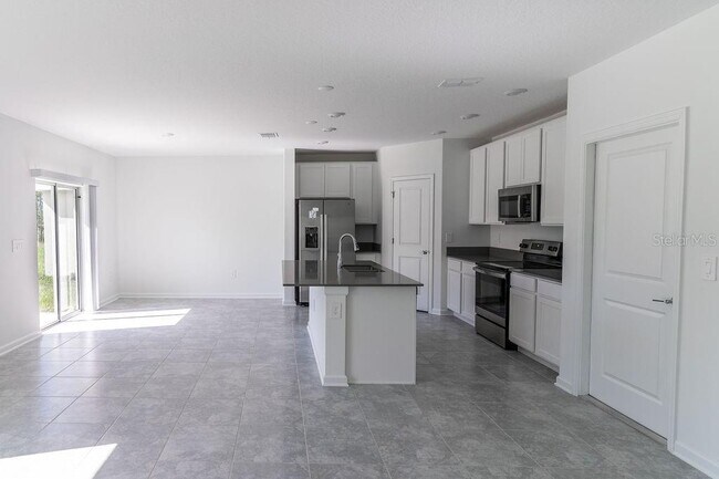 Building Photo - 223 Brave Rd