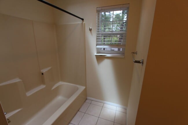 Building Photo - 5-Bedroom University Heights Gem – Privacy...
