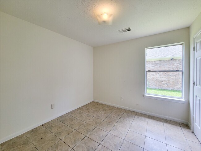 Building Photo - 3307 Pine Dust Ln