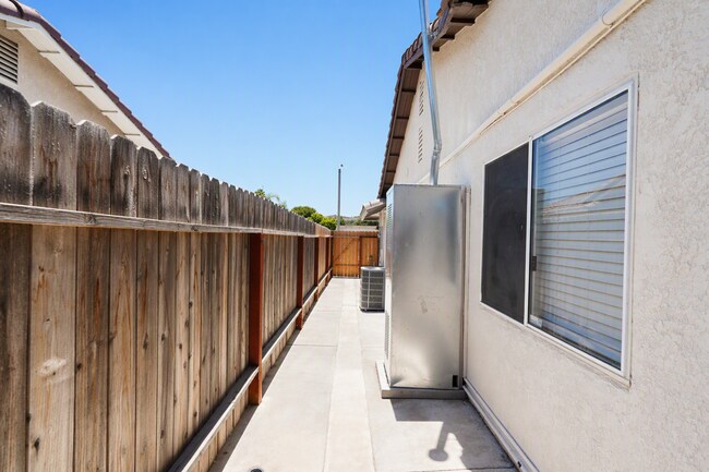 Building Photo - 10637 Sagittarius Dr