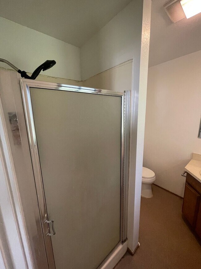 Building Photo - Live Amongst the Pines in Magalia