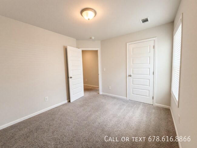 Building Photo - 213 Logan Crest Ct