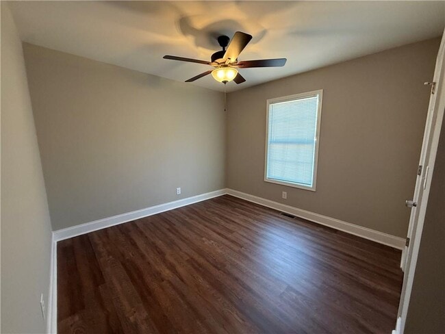 Building Photo - 5915 Maiden Ln
