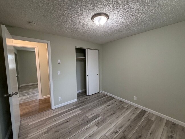 Building Photo - 2 Bedroom Duplex in Thurston/East Springfield Neighborhood