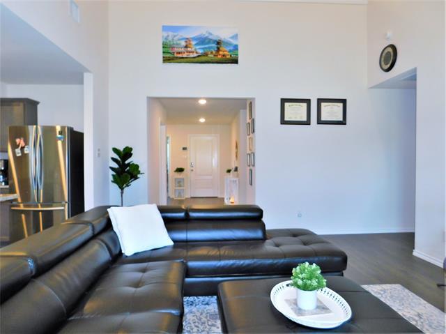 Building Photo - 4025 Huntington Dr
