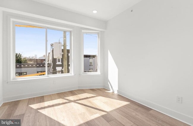 Building Photo - 5034 Florence Ave