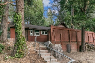 Building Photo - 23083 Hemlock Ln