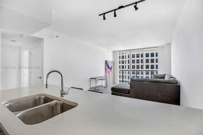 Building Photo - 500 Brickell Ave