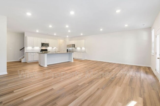Building Photo - 3209 Glenn Hope Way
