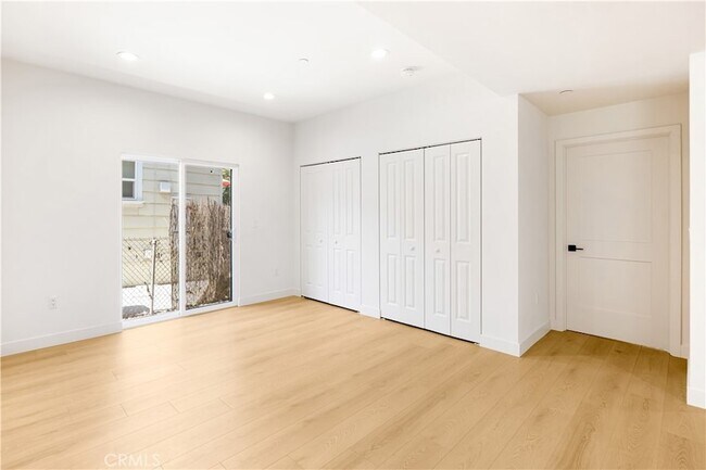 Building Photo - 4038 Somers Ave